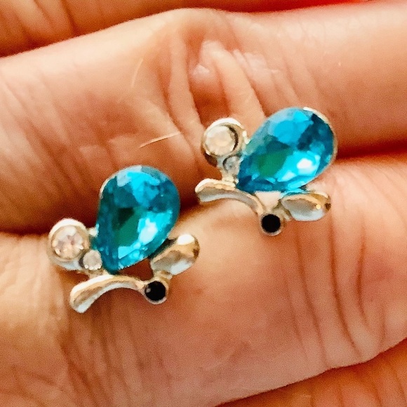 Cute as a bug! Turquoise Silver Earrings - Picture 4 of 6